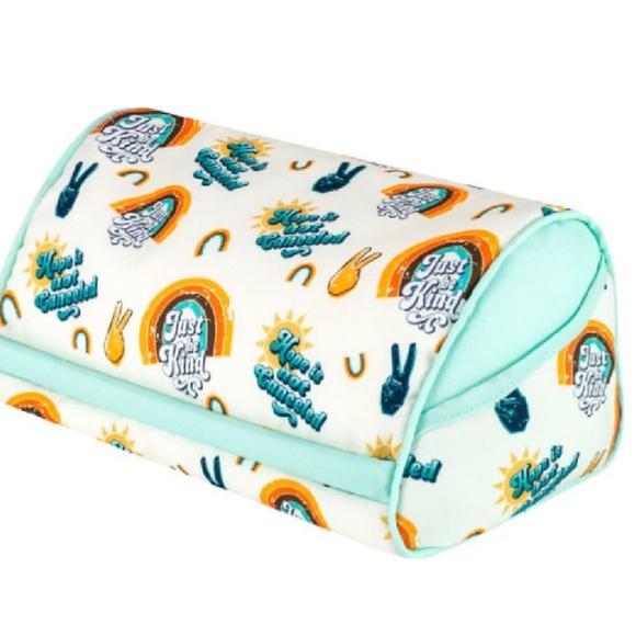 Creative Manufacturing "LapGear Tablet pillow in Just Be Kind" NWOT - Picture 6 of 8